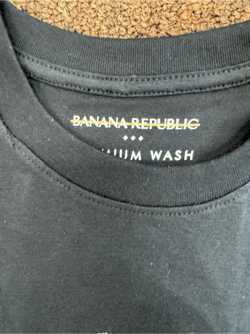 Banana Republic Men's Dark Blue Logo Crewneck Tee